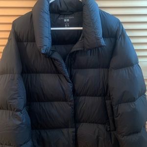 Uniqlo Women’s Black Light Down Puffer